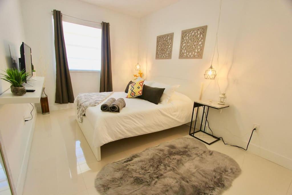 Modern 1/1, Half A Block From The Ocean Apartment Miami Beach Exterior photo